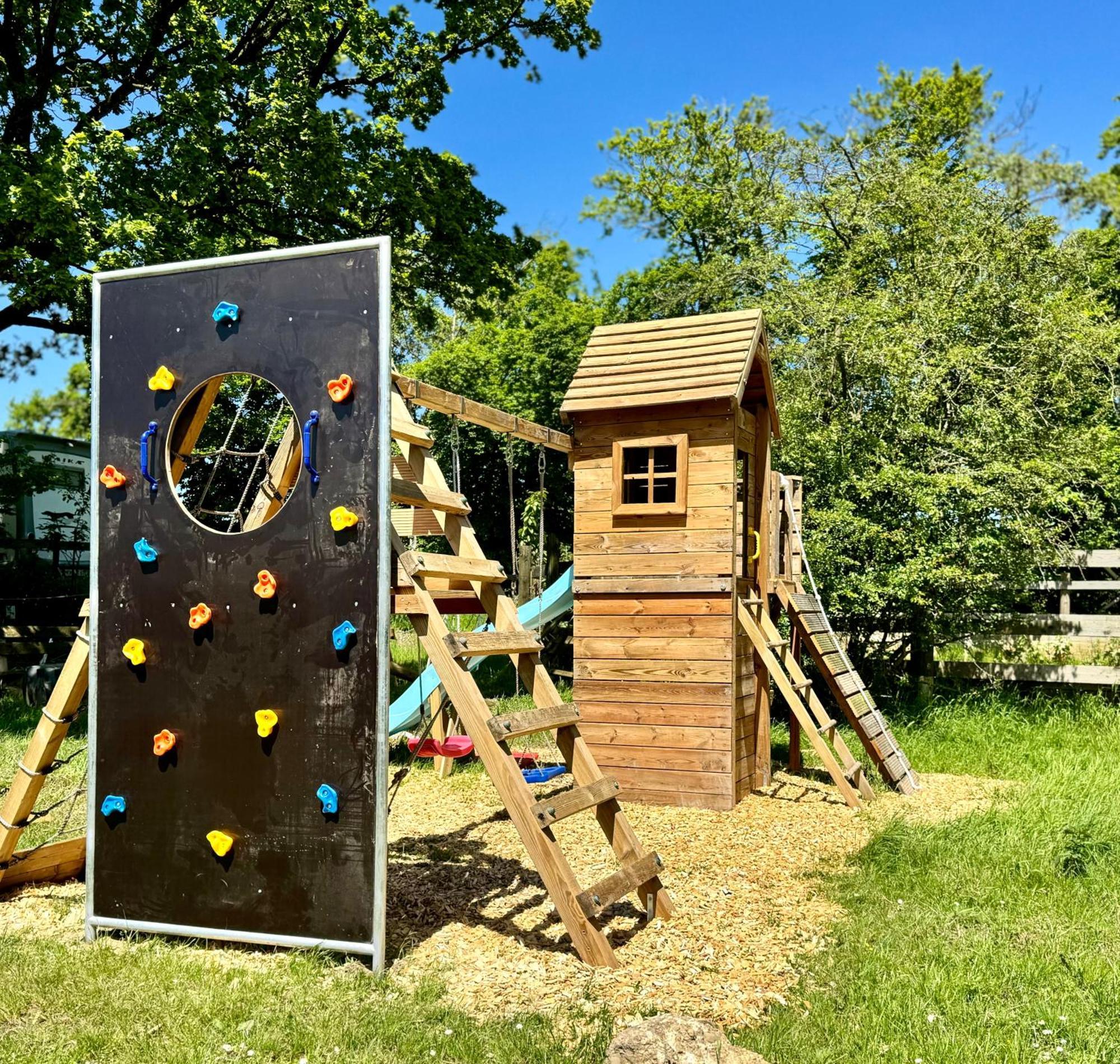 Hof Vierzehnender Im Hohen Venn - 70Qm Fachwerk-Studio - Grosses Wohn-Schlafzimmer Mit Dachterrasse Und Kaminofen - Separate Kueche - Perfekt Fuer Paare - Monschau - Eifel - Hunde Willkommen - Islandpferde Екстер'єр фото